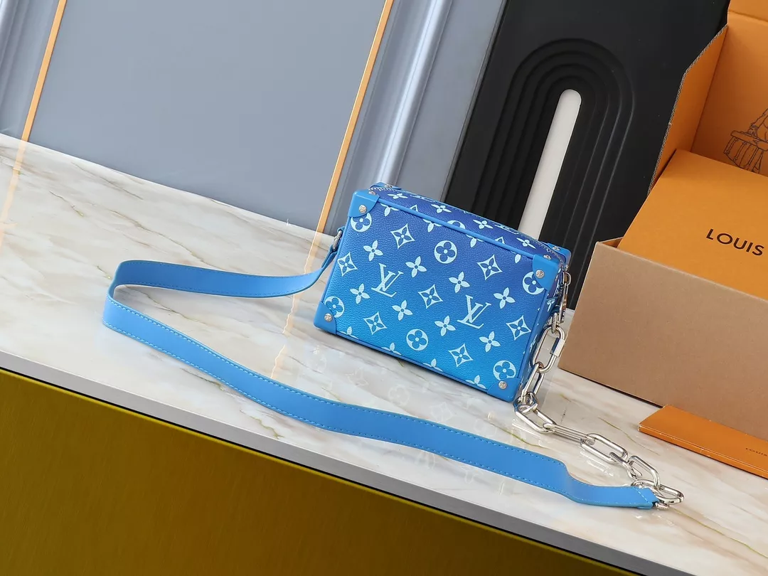 Louis Vuitton AAA Quality Messenger Bags For Unisex Practical 6473