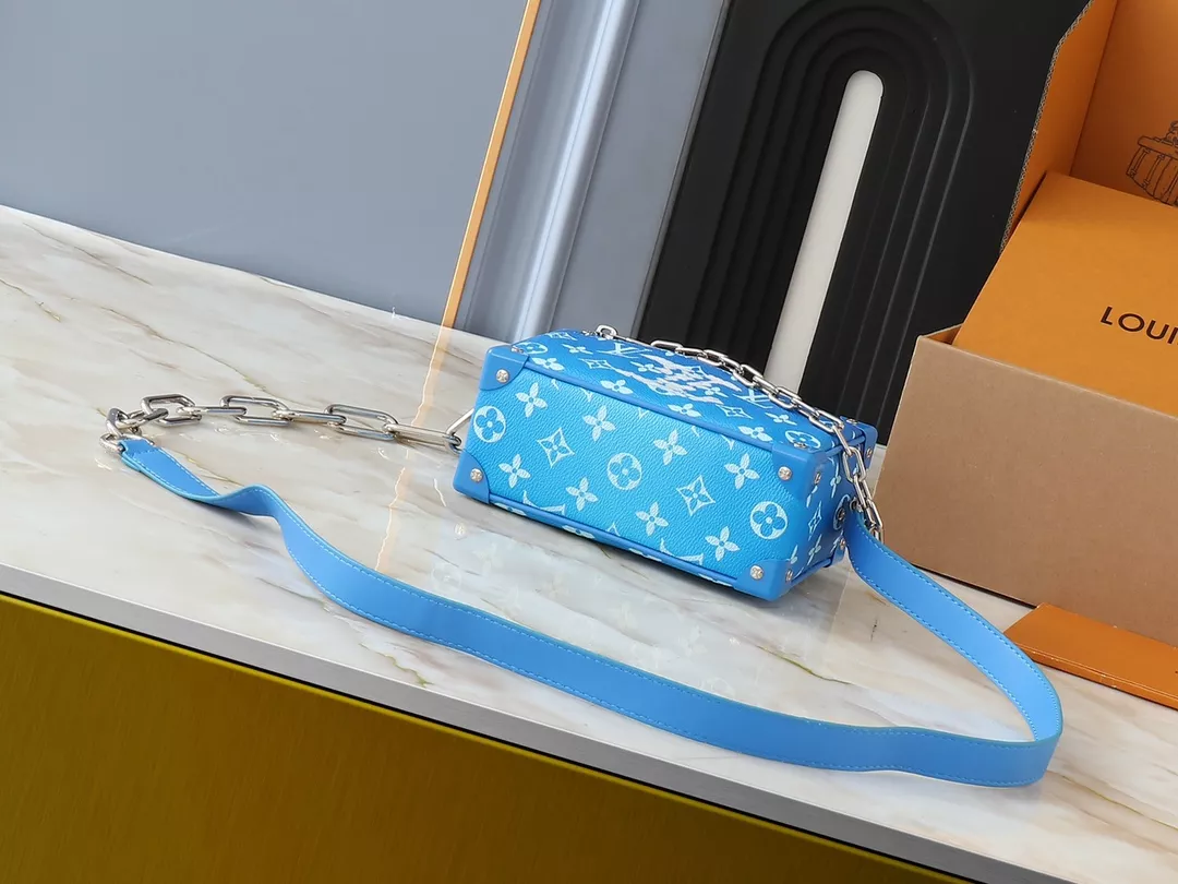 Louis Vuitton AAA Quality Messenger Bags For Unisex Practical 6473