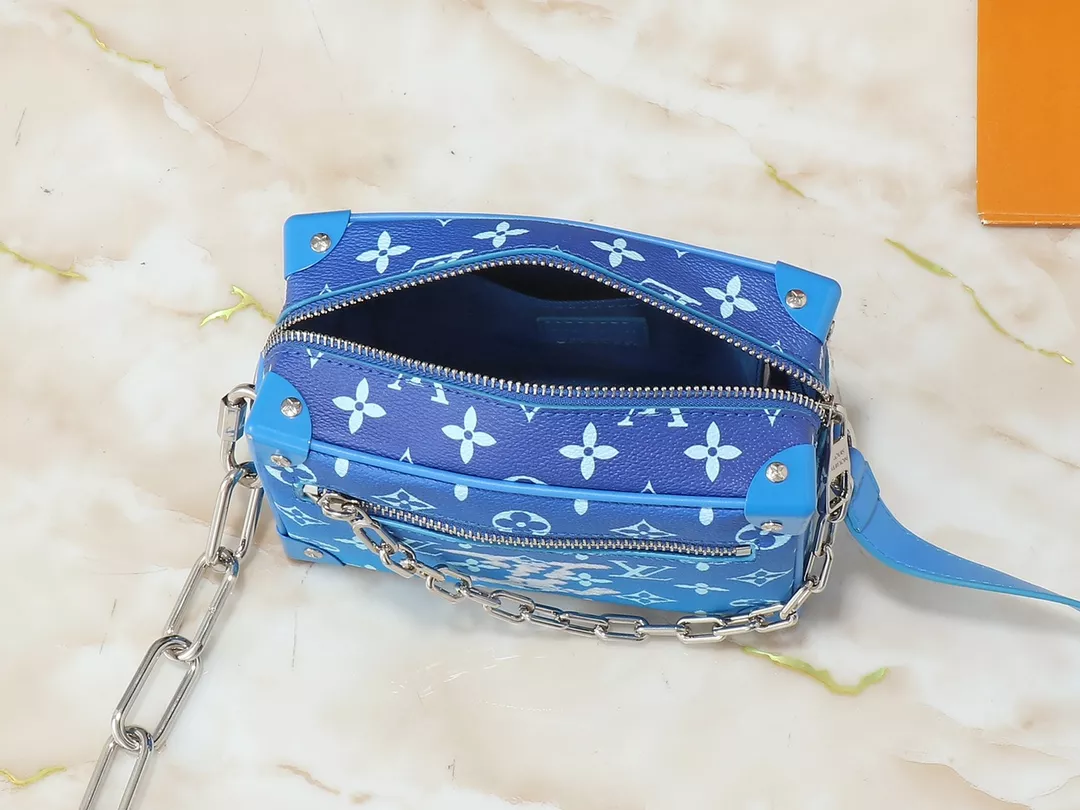 Louis Vuitton AAA Quality Messenger Bags For Unisex Practical 6473