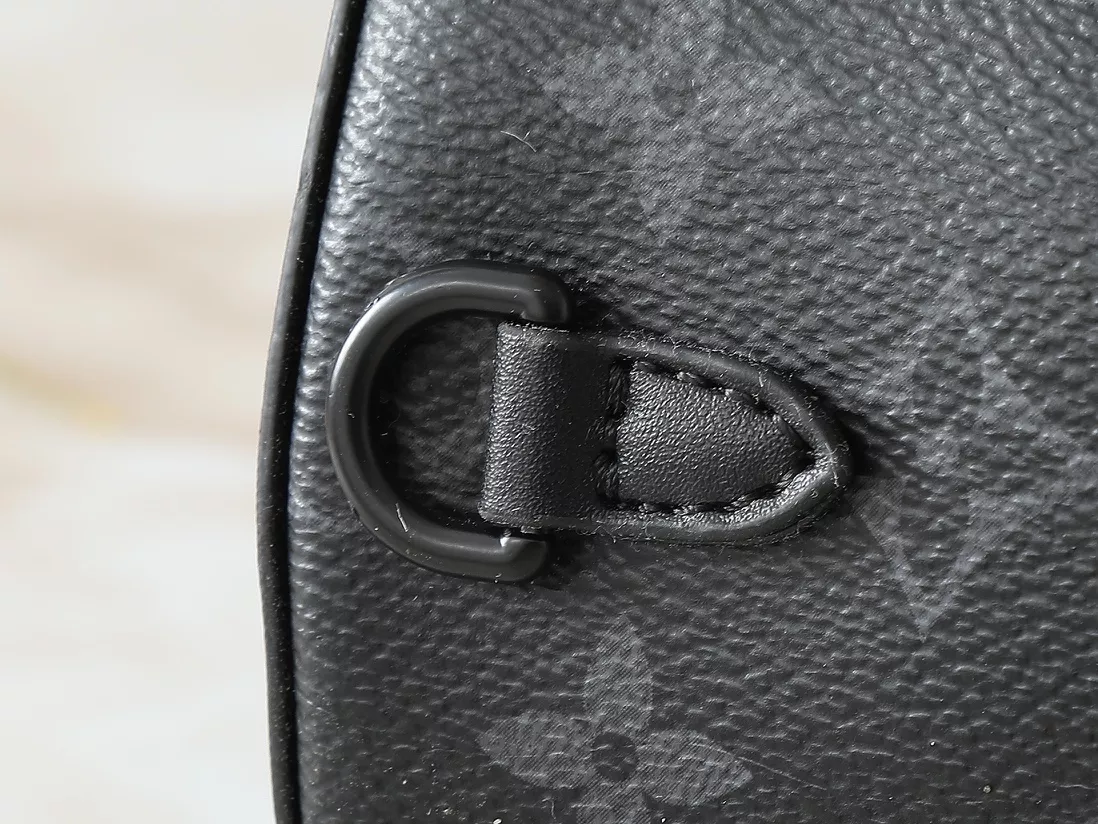 Louis Vuitton AAA Quality Messenger Bags For Unisex Unique 1529