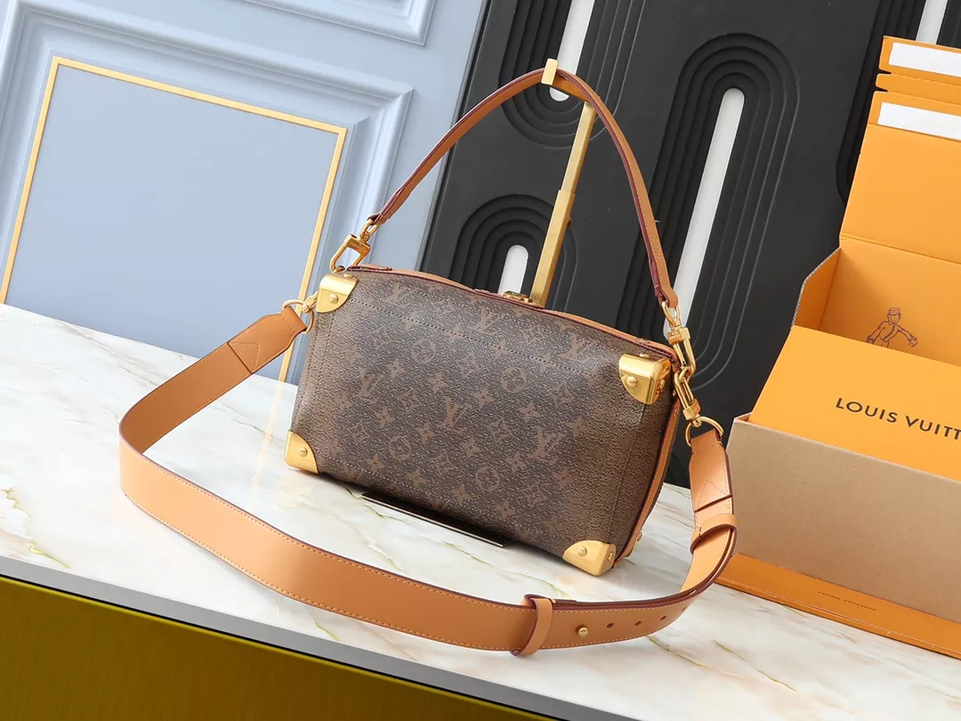 Louis Vuitton AAA Quality Messenger Bags For Unisex UrbanStyle 1088