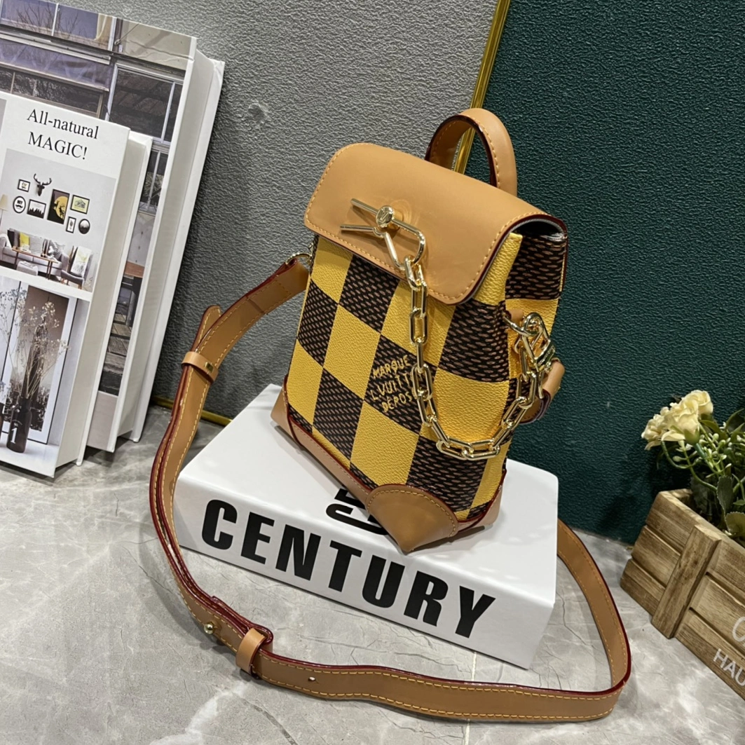 Louis Vuitton AAA Quality Messenger Bags For Unisex UrbanStyle 7209