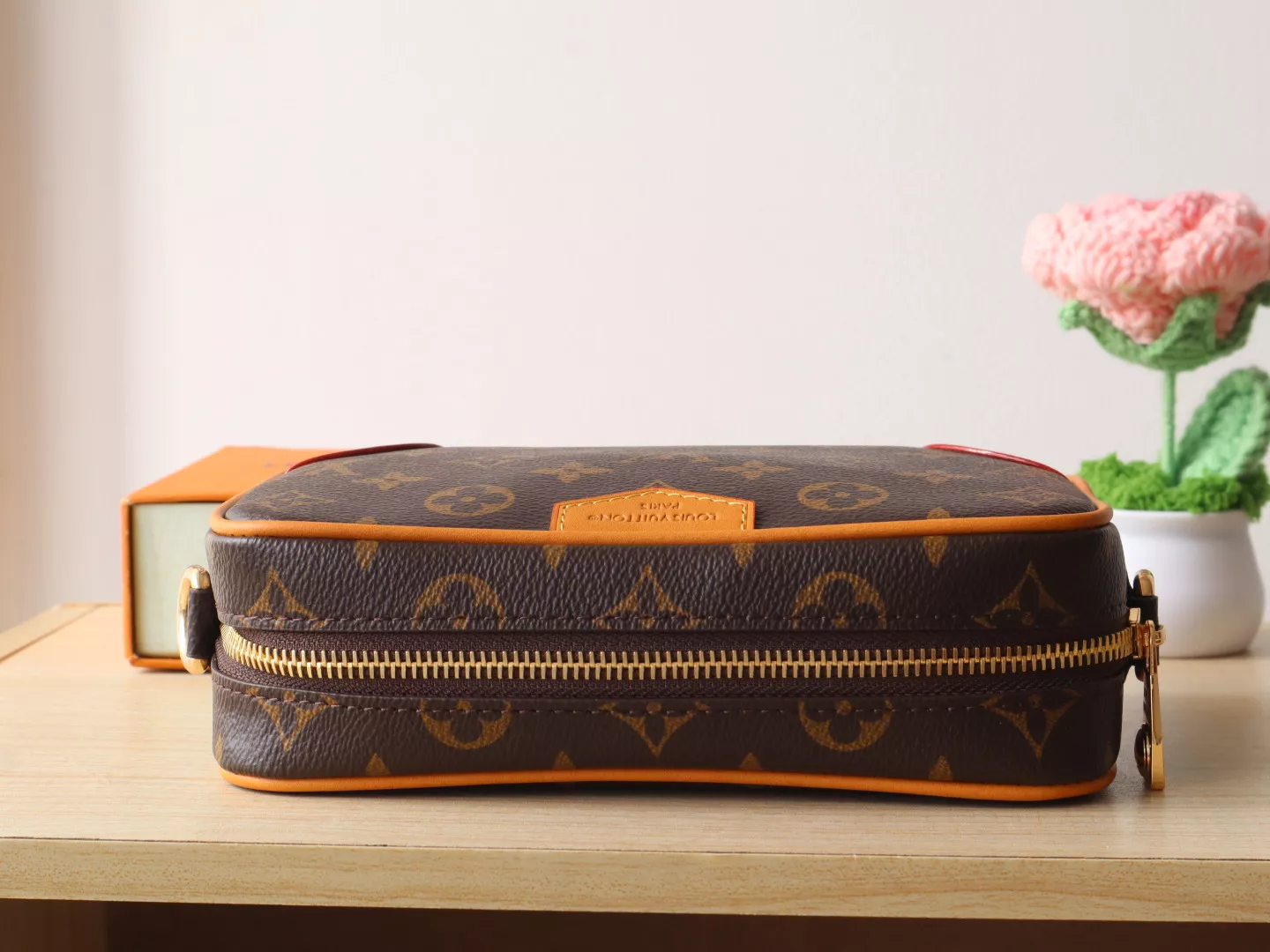 Louis Vuitton AAA Quality Messenger Bags For Unisex Versatile 7450