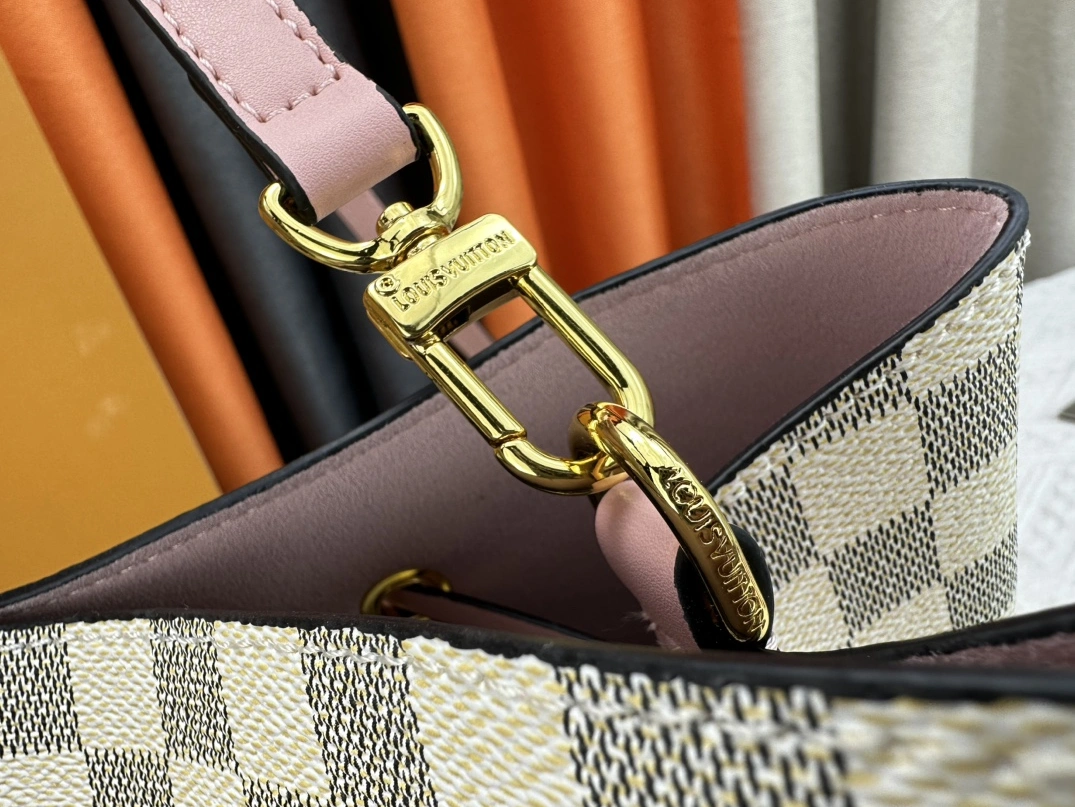 Louis Vuitton AAA Quality Messenger Bags For Women Affordable 7877