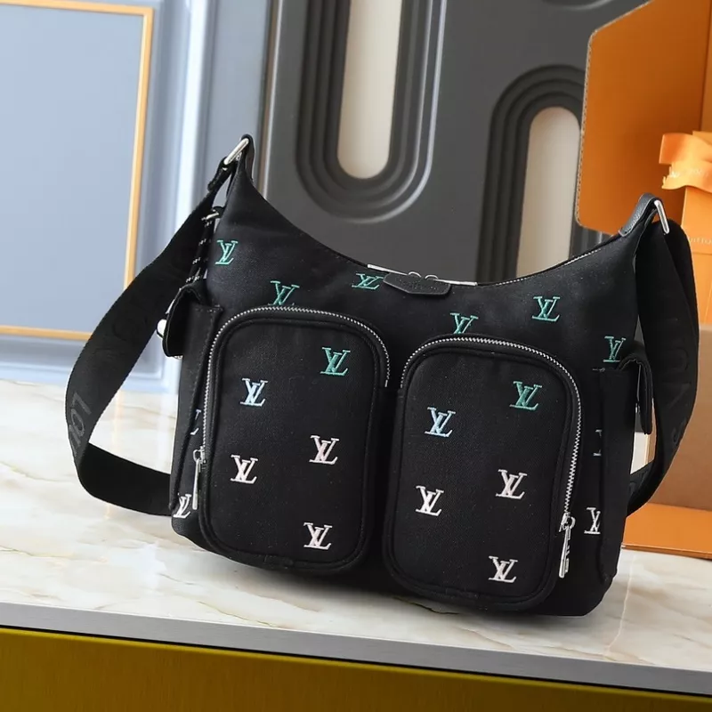 Louis Vuitton AAA Quality Messenger Bags For Women Affordable 8186