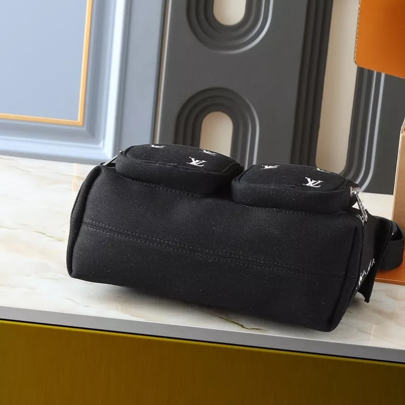 Louis Vuitton AAA Quality Messenger Bags For Women Affordable 8186