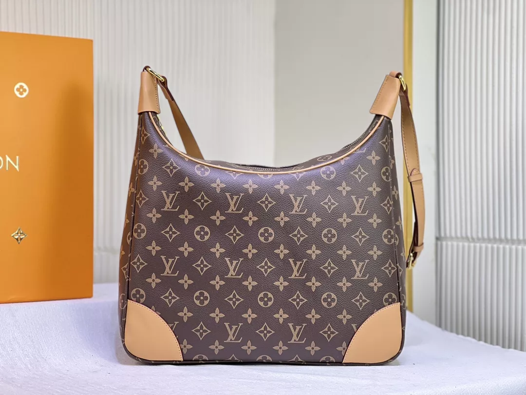 Louis Vuitton AAA Quality Messenger Bags For Women AllSeason 1934
