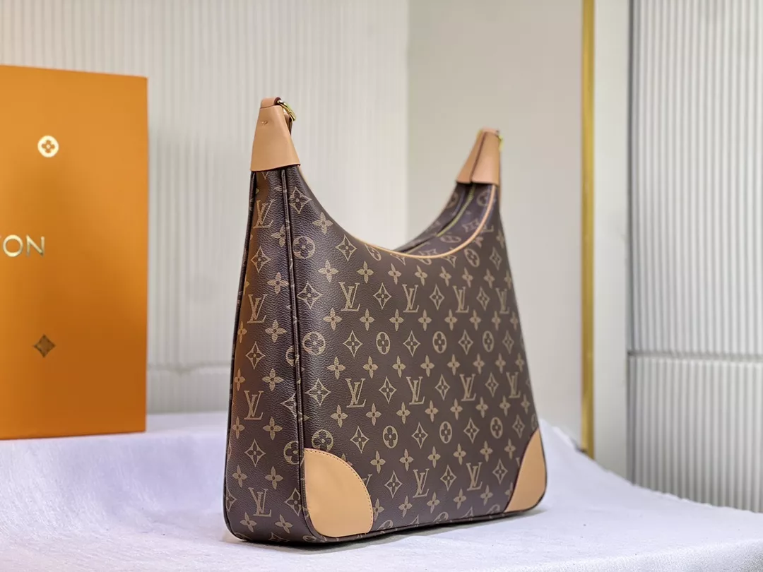 Louis Vuitton AAA Quality Messenger Bags For Women AllSeason 1934