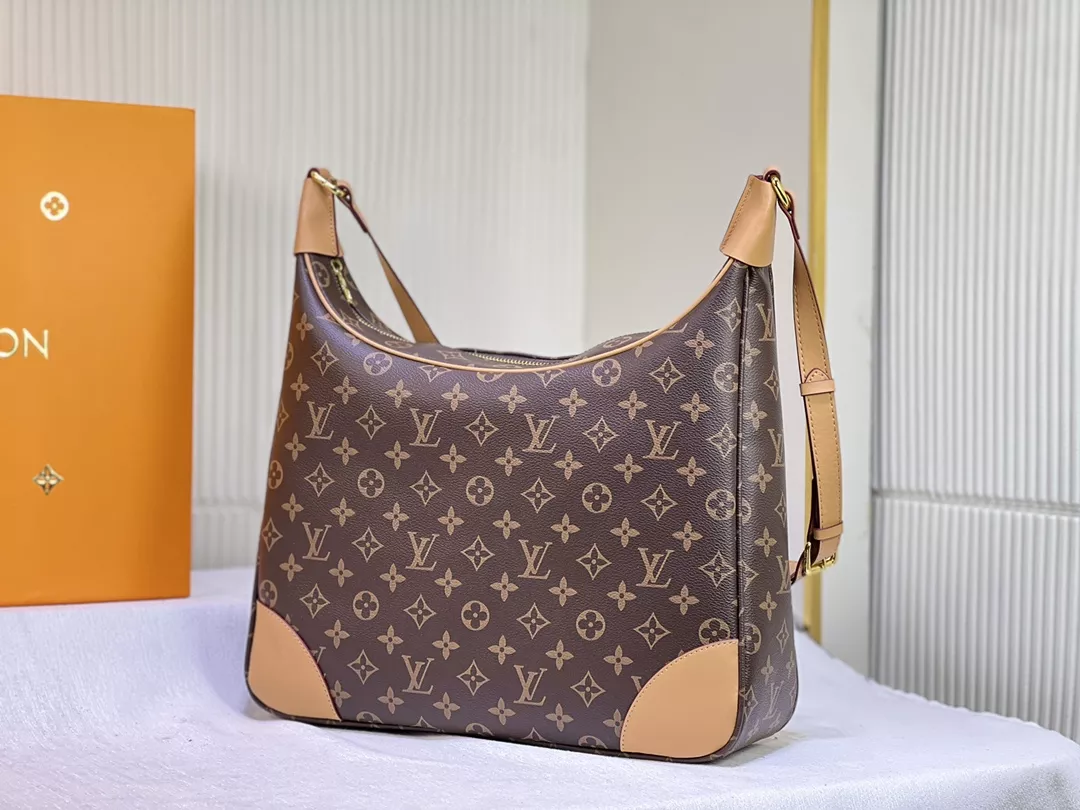 Louis Vuitton AAA Quality Messenger Bags For Women AllSeason 1934