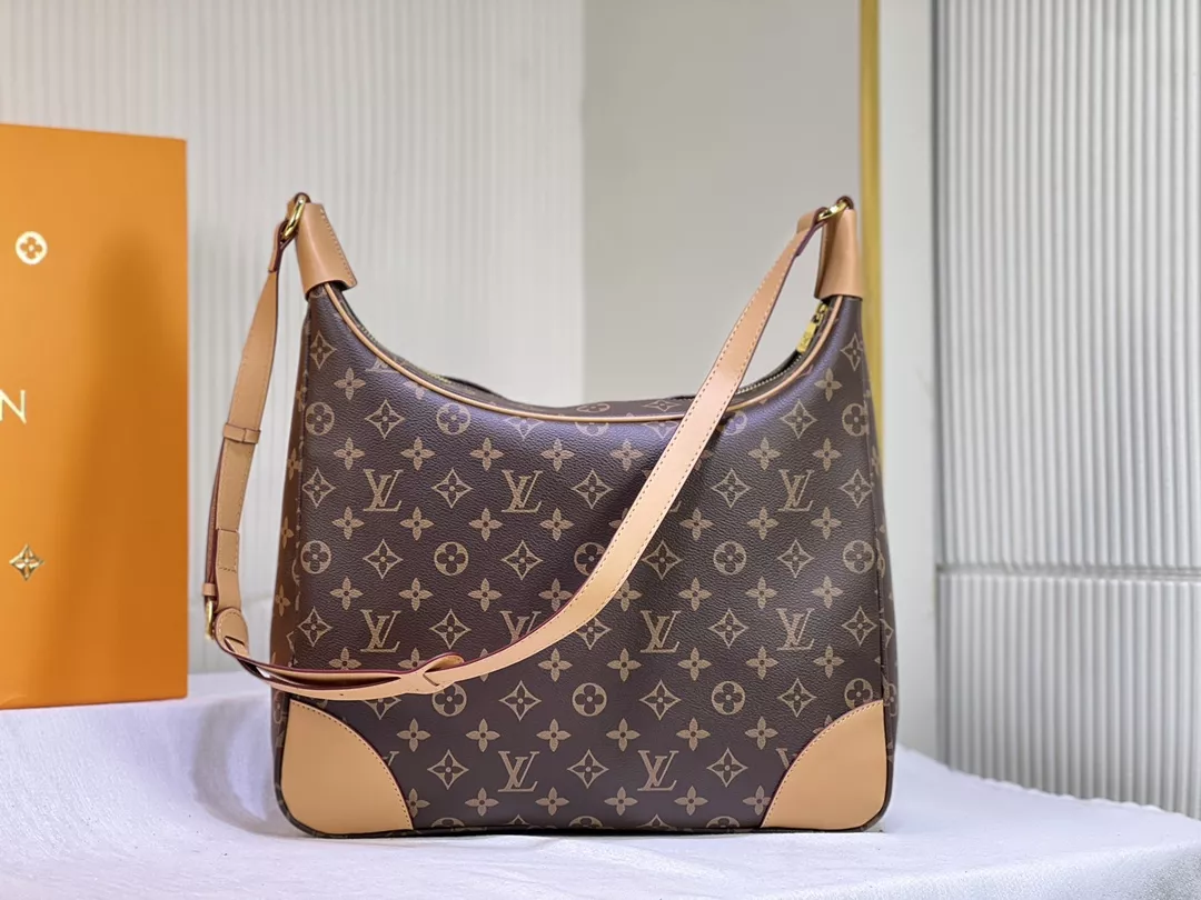 Louis Vuitton AAA Quality Messenger Bags For Women AllSeason 1934