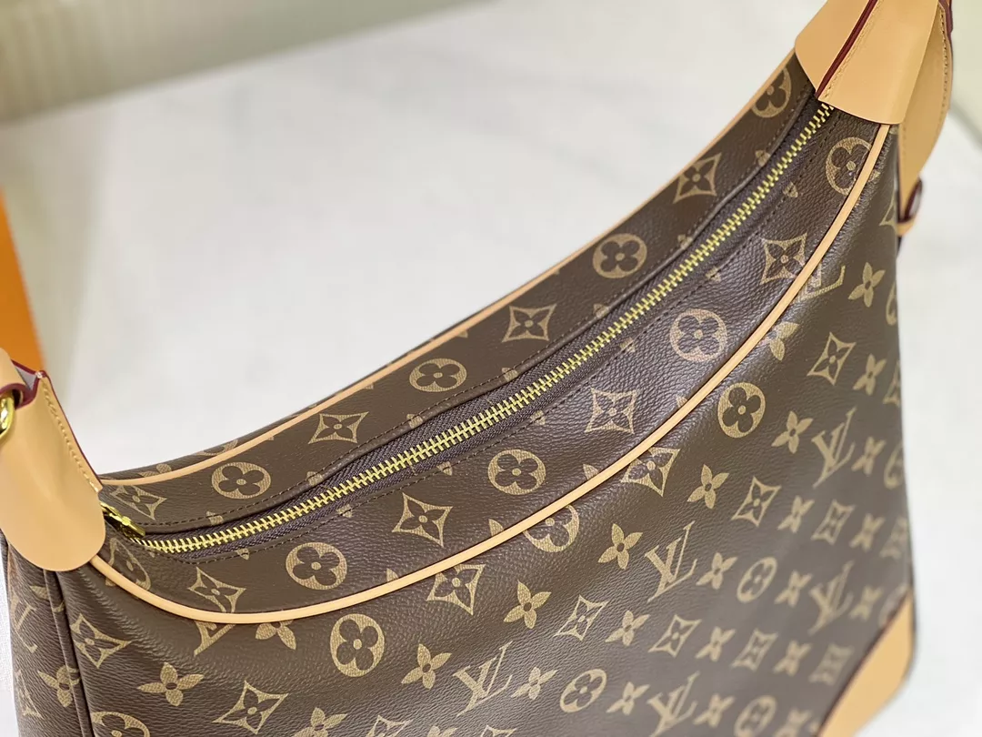 Louis Vuitton AAA Quality Messenger Bags For Women AllSeason 1934