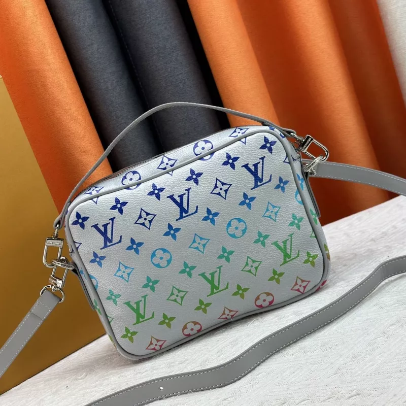 Louis Vuitton AAA Quality Messenger Bags For Women AllSeason 3191