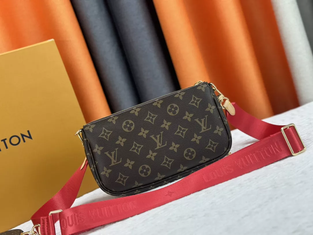 Louis Vuitton AAA Quality Messenger Bags For Women AllSeason 3266