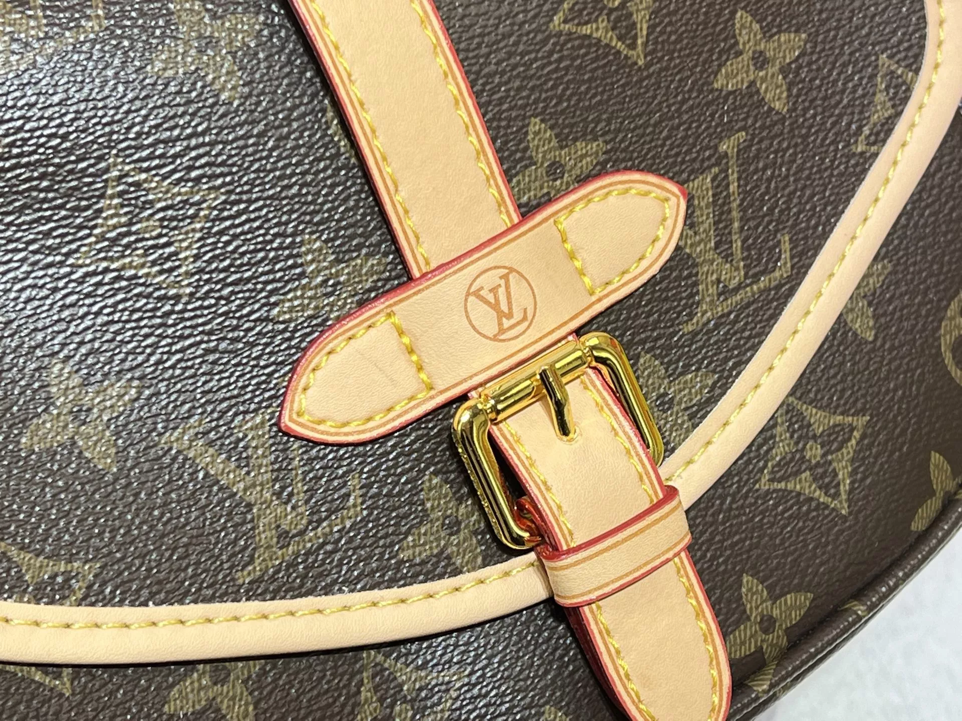 Louis Vuitton AAA Quality Messenger Bags For Women BestValue 1273