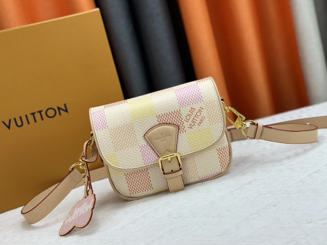 Louis Vuitton AAA Quality Messenger Bags For Women BestValue 1778