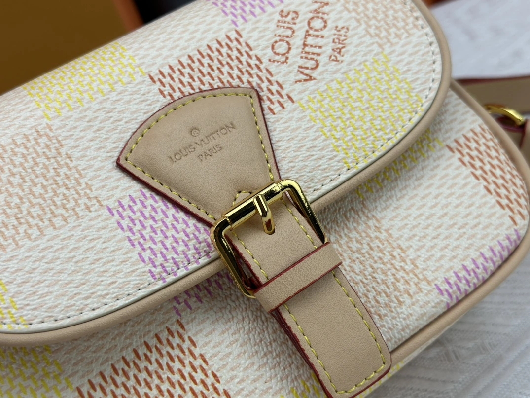 Louis Vuitton AAA Quality Messenger Bags For Women BestValue 1778