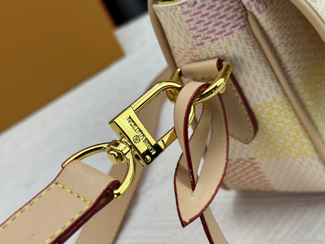 Louis Vuitton AAA Quality Messenger Bags For Women BestValue 1778