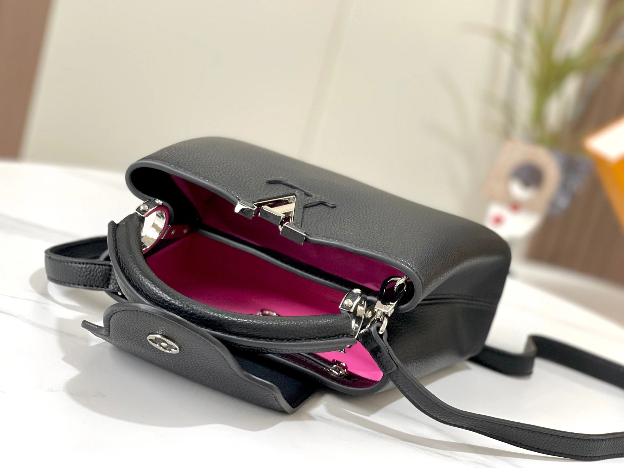Louis Vuitton AAA Quality Messenger Bags For Women BestValue 1793