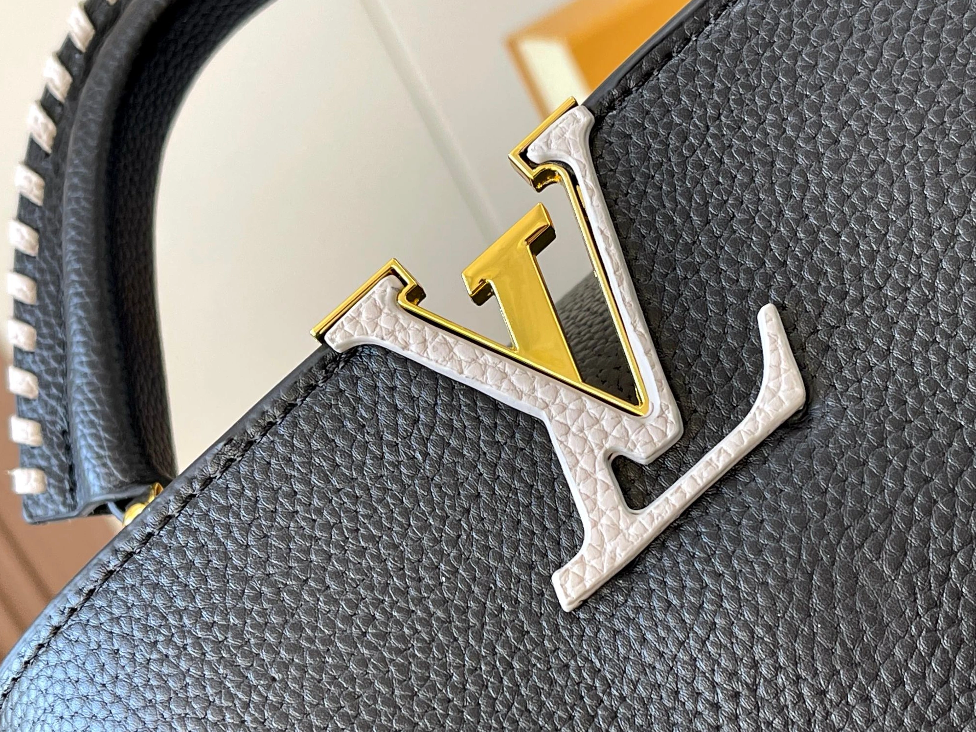 Louis Vuitton AAA Quality Messenger Bags For Women BestValue 9695