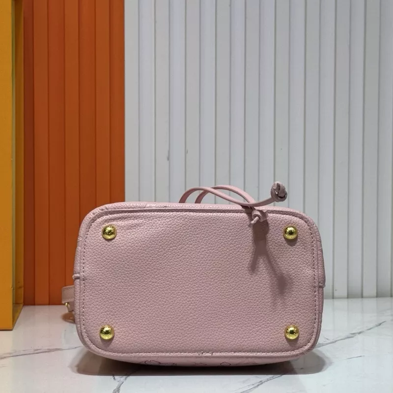 Louis Vuitton AAA Quality Messenger Bags For Women Bold 6258