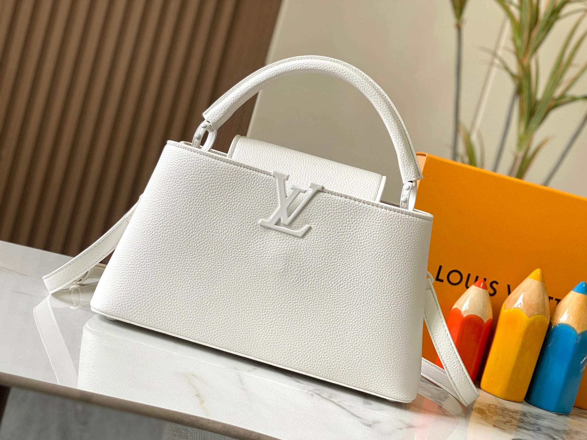 Louis Vuitton AAA Quality Messenger Bags For Women Breathable 4426
