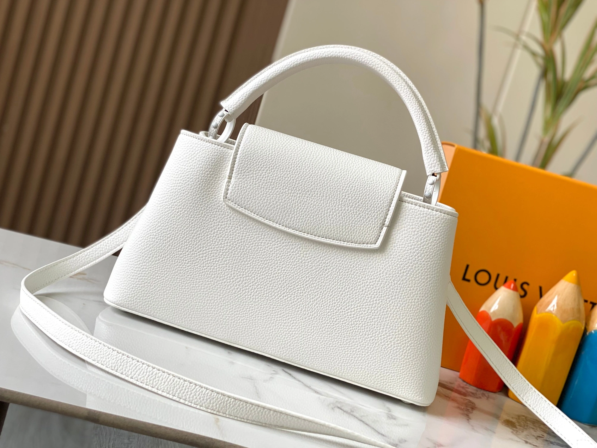 Louis Vuitton AAA Quality Messenger Bags For Women Breathable 4426