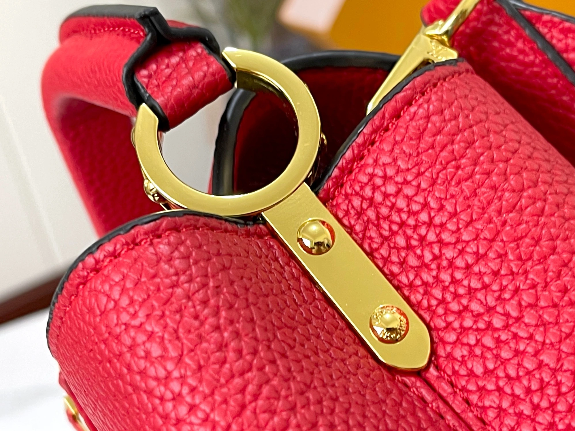 Louis Vuitton AAA Quality Messenger Bags For Women Breathable 7366