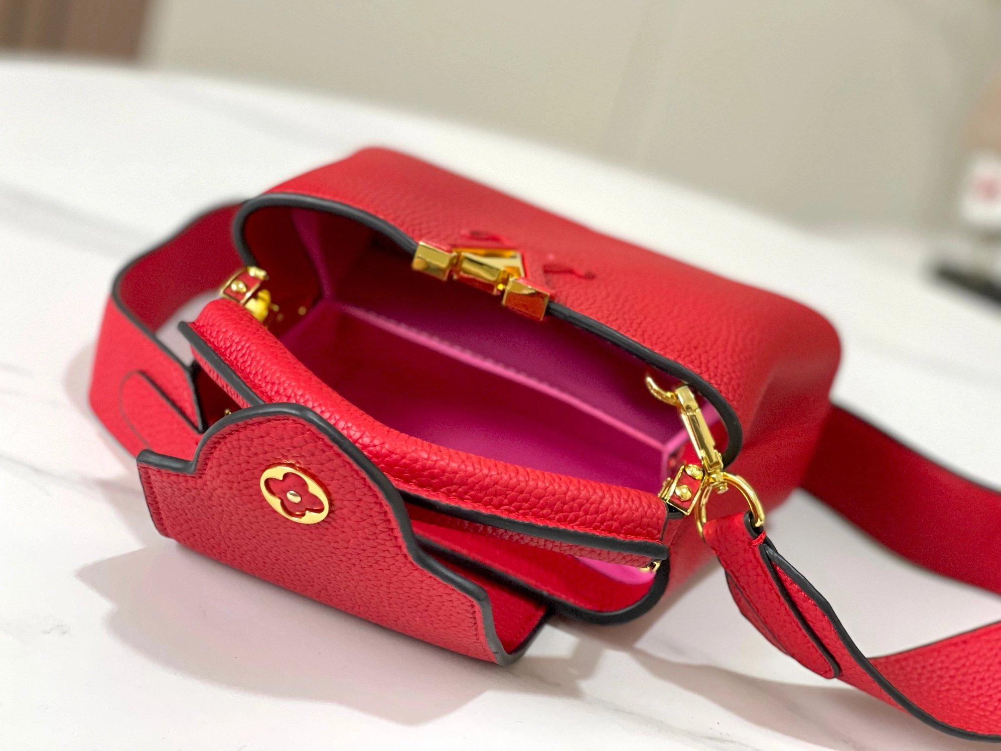 Louis Vuitton AAA Quality Messenger Bags For Women Breathable 7366