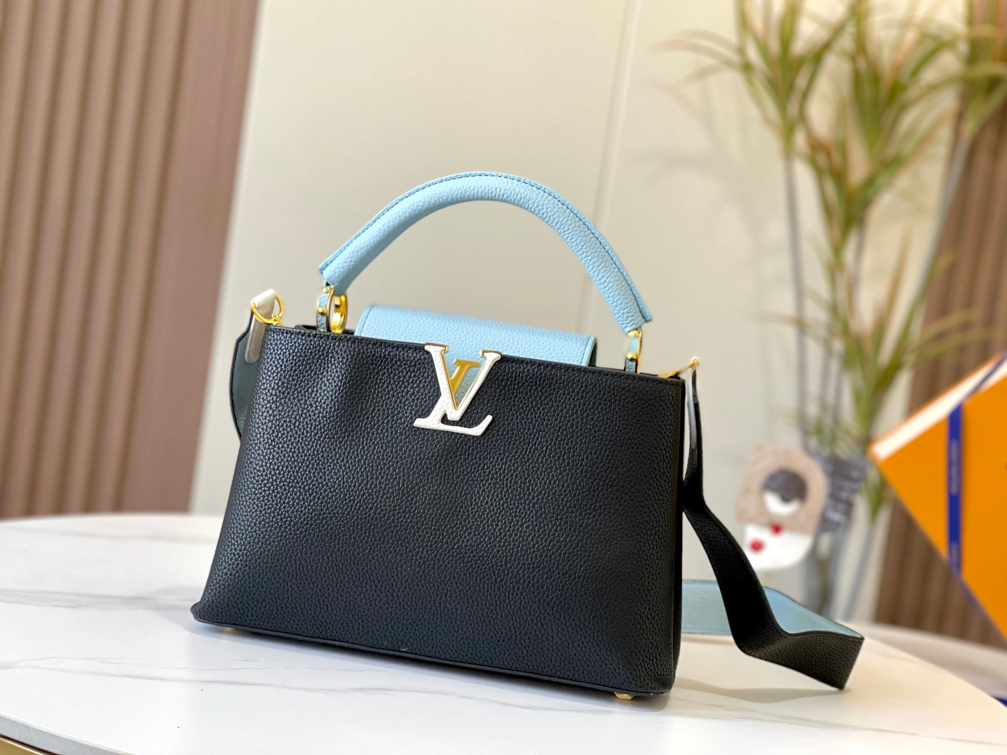 Louis Vuitton AAA Quality Messenger Bags For Women Breathable 9141