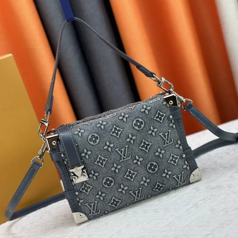 Louis Vuitton AAA Quality Messenger Bags For Women Bright 434