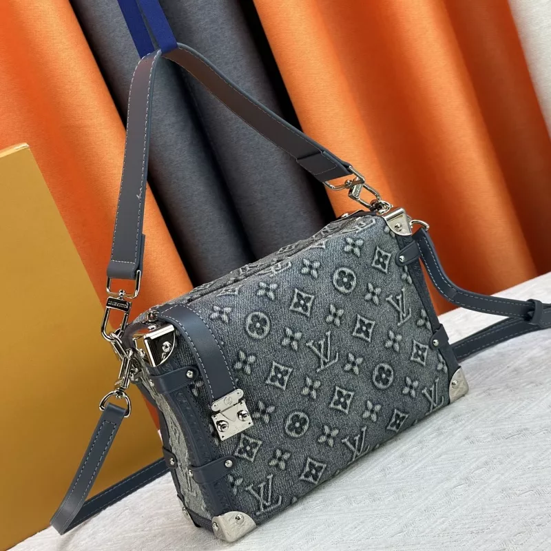 Louis Vuitton AAA Quality Messenger Bags For Women Bright 434