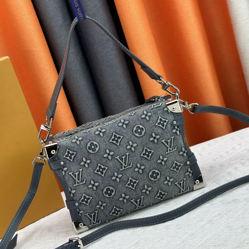 Louis Vuitton AAA Quality Messenger Bags For Women Bright 434