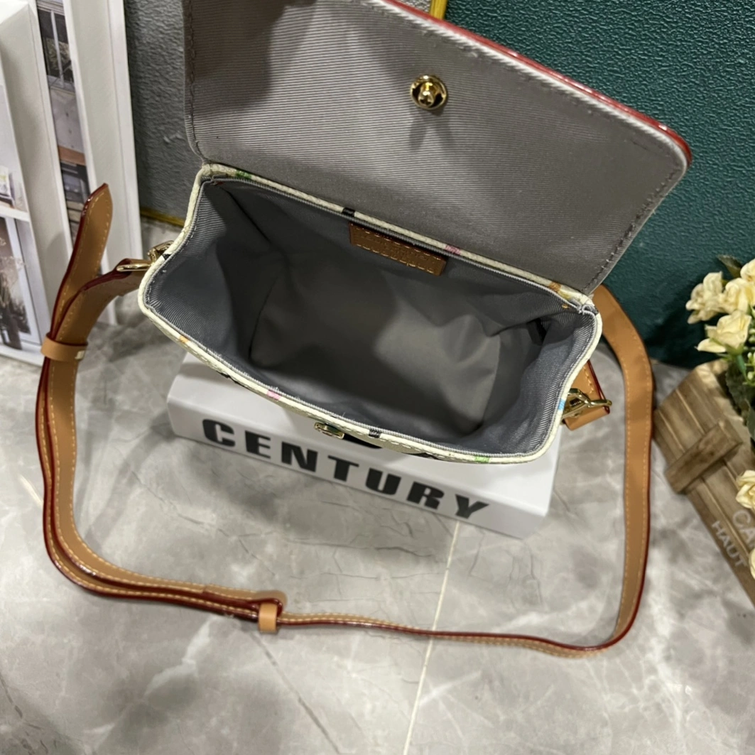 Louis Vuitton AAA Quality Messenger Bags For Women Bright 5433