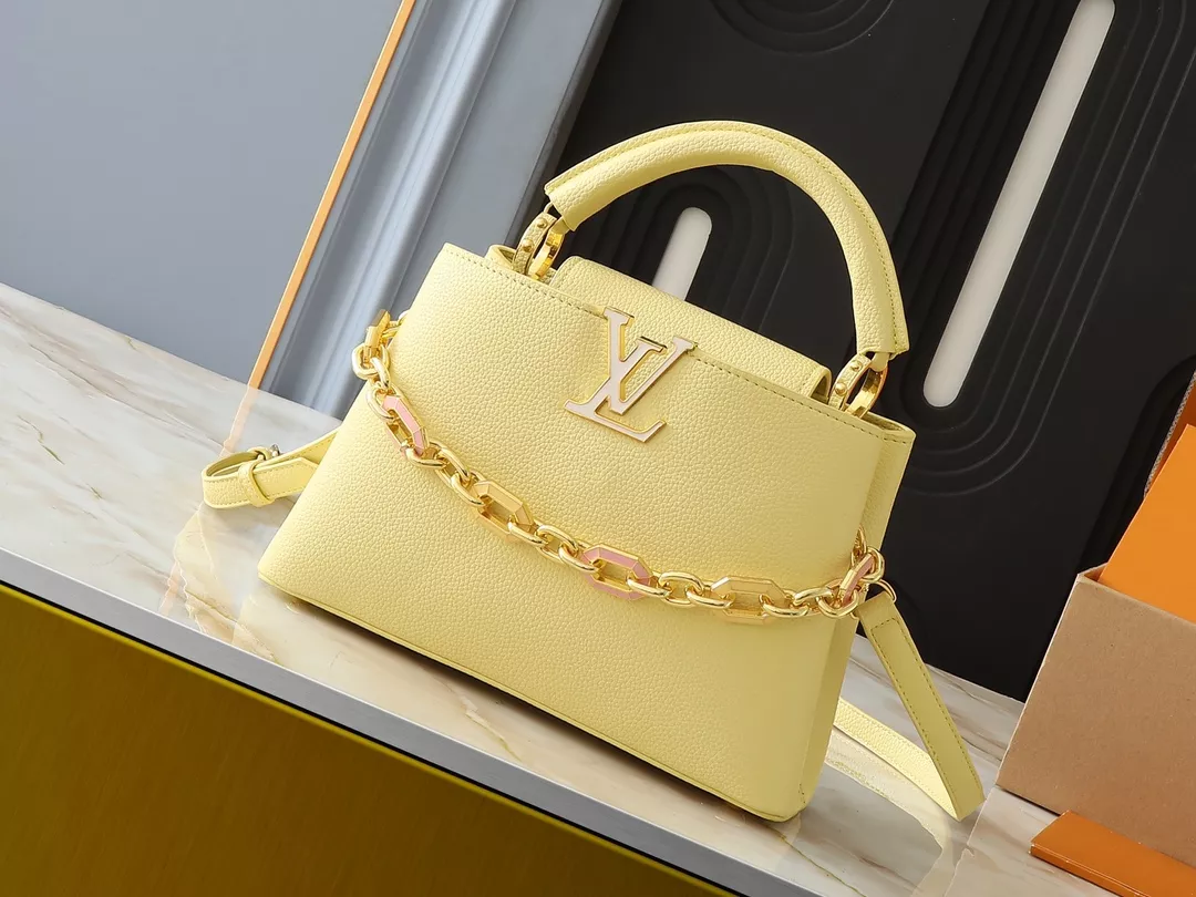 Louis Vuitton AAA Quality Messenger Bags For Women Bright 6191