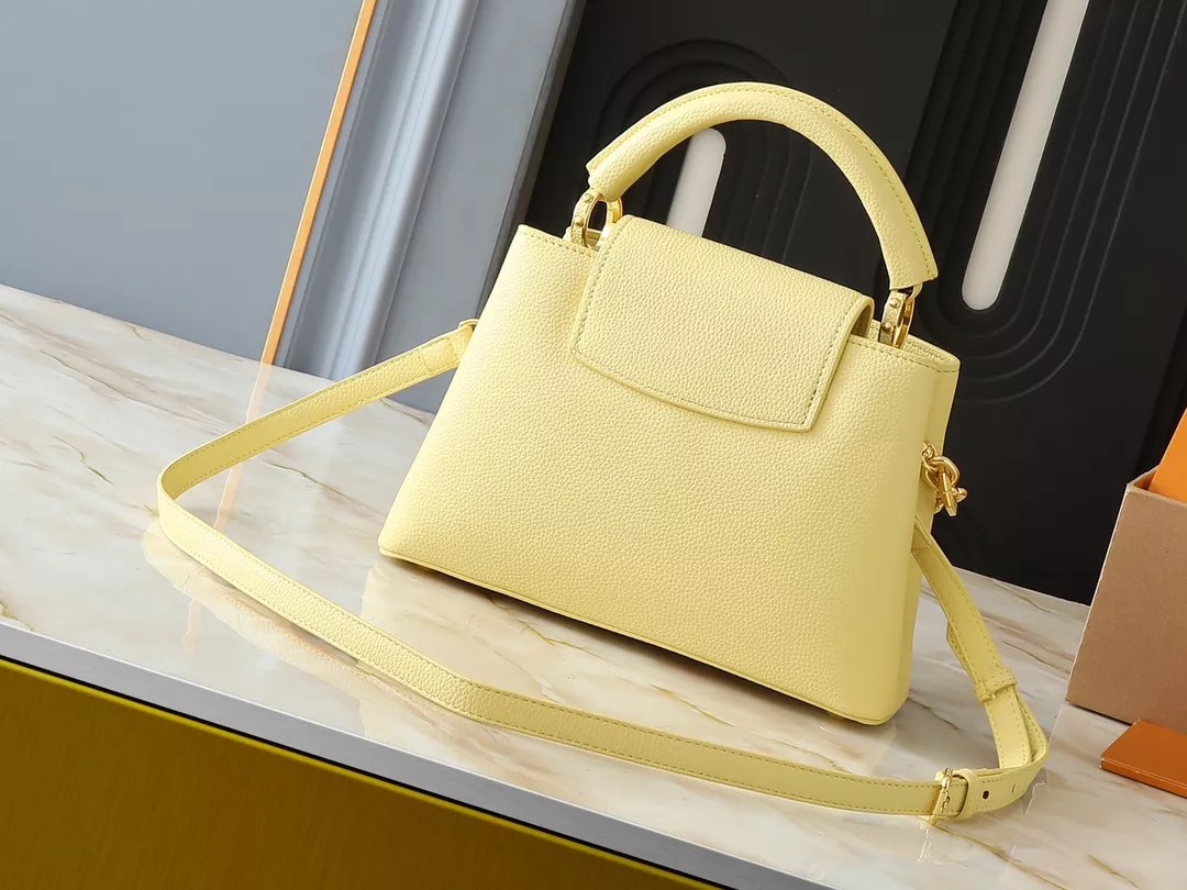 Louis Vuitton AAA Quality Messenger Bags For Women Bright 6191