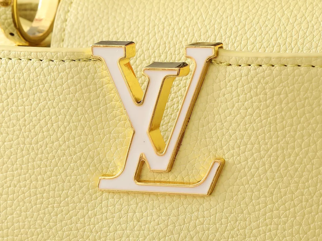 Louis Vuitton AAA Quality Messenger Bags For Women Bright 6191