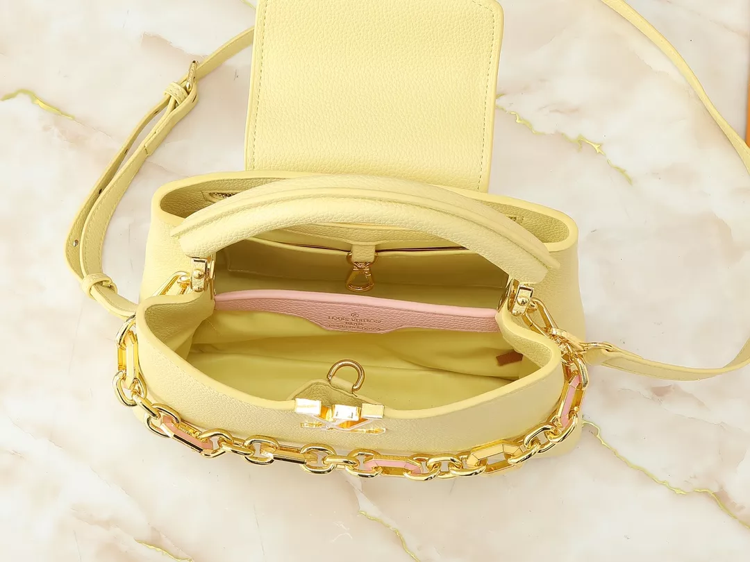 Louis Vuitton AAA Quality Messenger Bags For Women Bright 6191