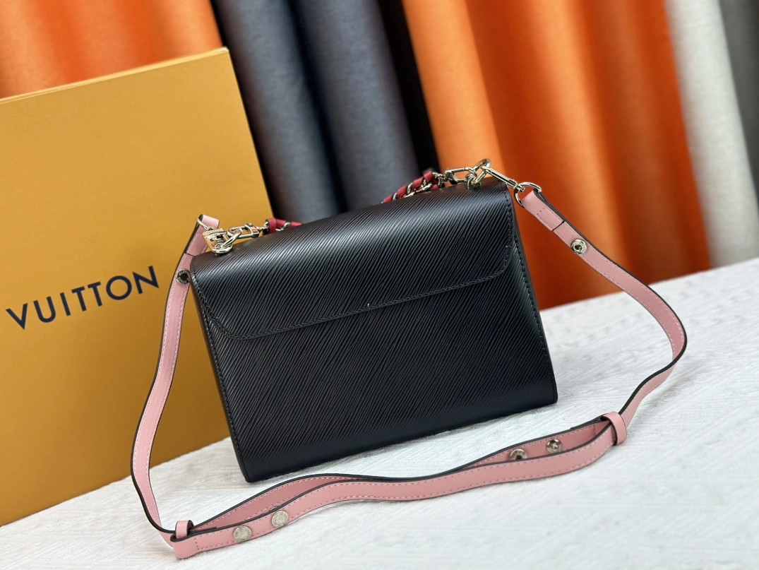 Louis Vuitton AAA Quality Messenger Bags For Women Bright 8099