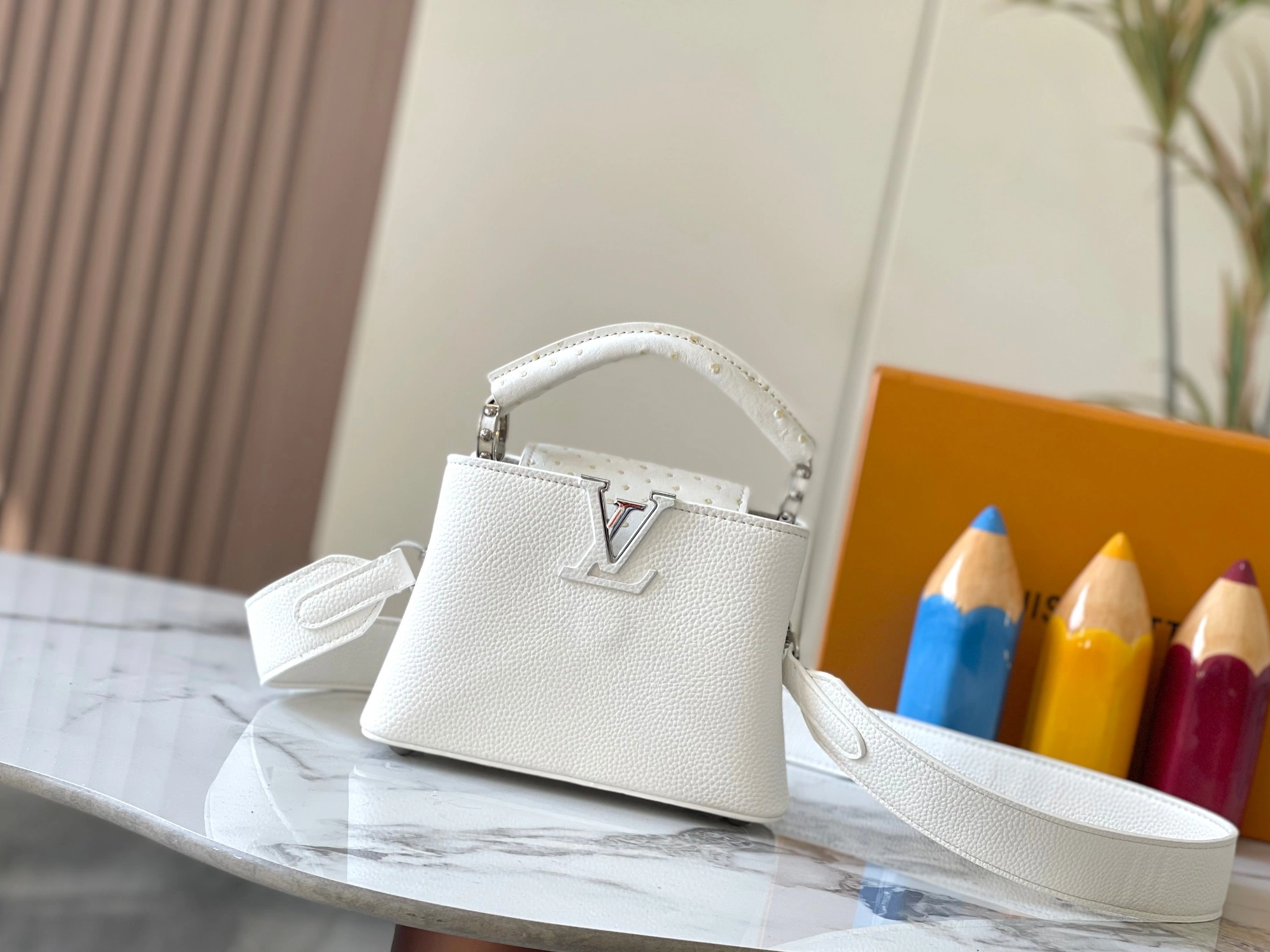 Louis Vuitton AAA Quality Messenger Bags For Women Classic 1183