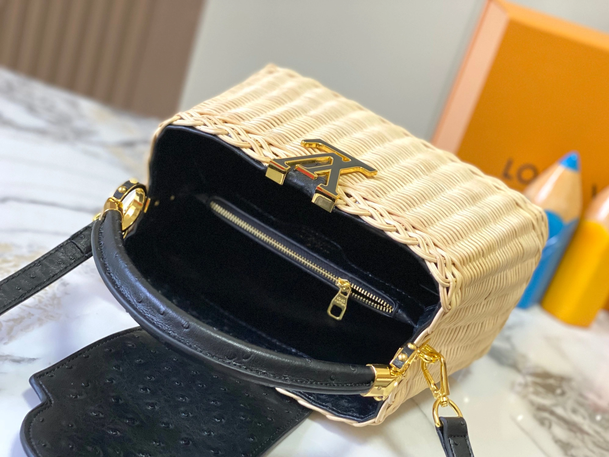 Louis Vuitton AAA Quality Messenger Bags For Women Classic 206