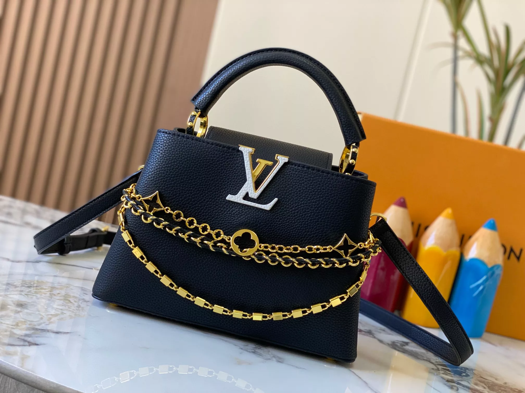Louis Vuitton AAA Quality Messenger Bags For Women Classic 2268