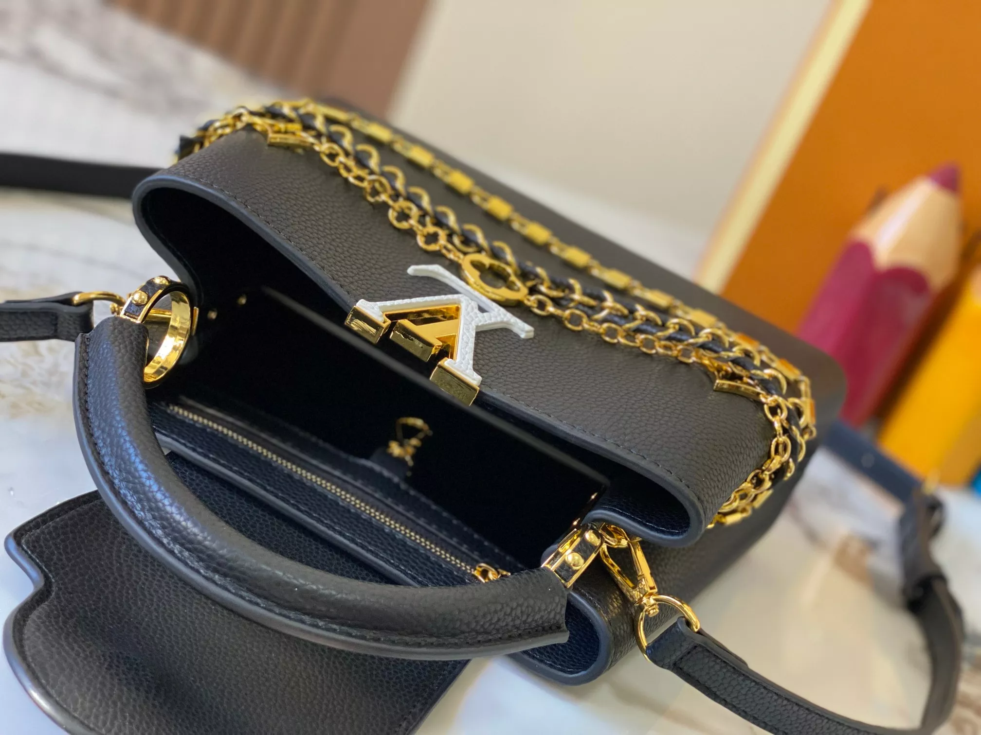 Louis Vuitton AAA Quality Messenger Bags For Women Classic 2268