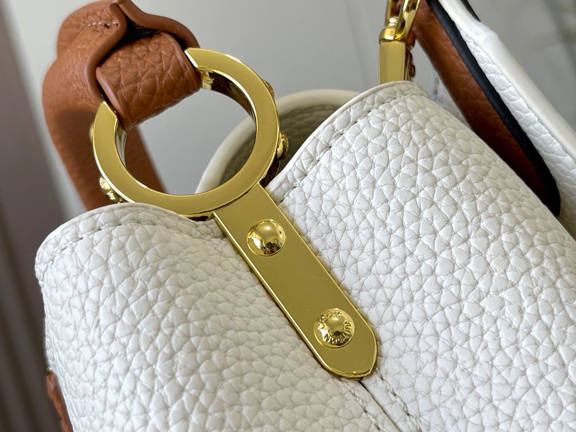 Louis Vuitton AAA Quality Messenger Bags For Women Classic 2484