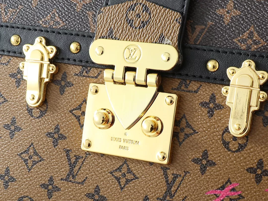 Louis Vuitton AAA Quality Messenger Bags For Women Comfortable 2409