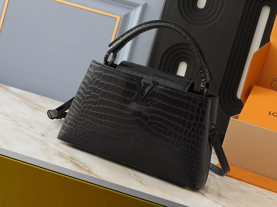 Louis Vuitton AAA Quality Messenger Bags For Women Comfortable 5656
