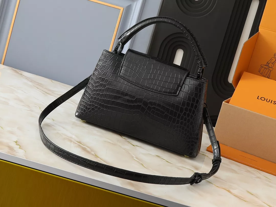Louis Vuitton AAA Quality Messenger Bags For Women Comfortable 5656