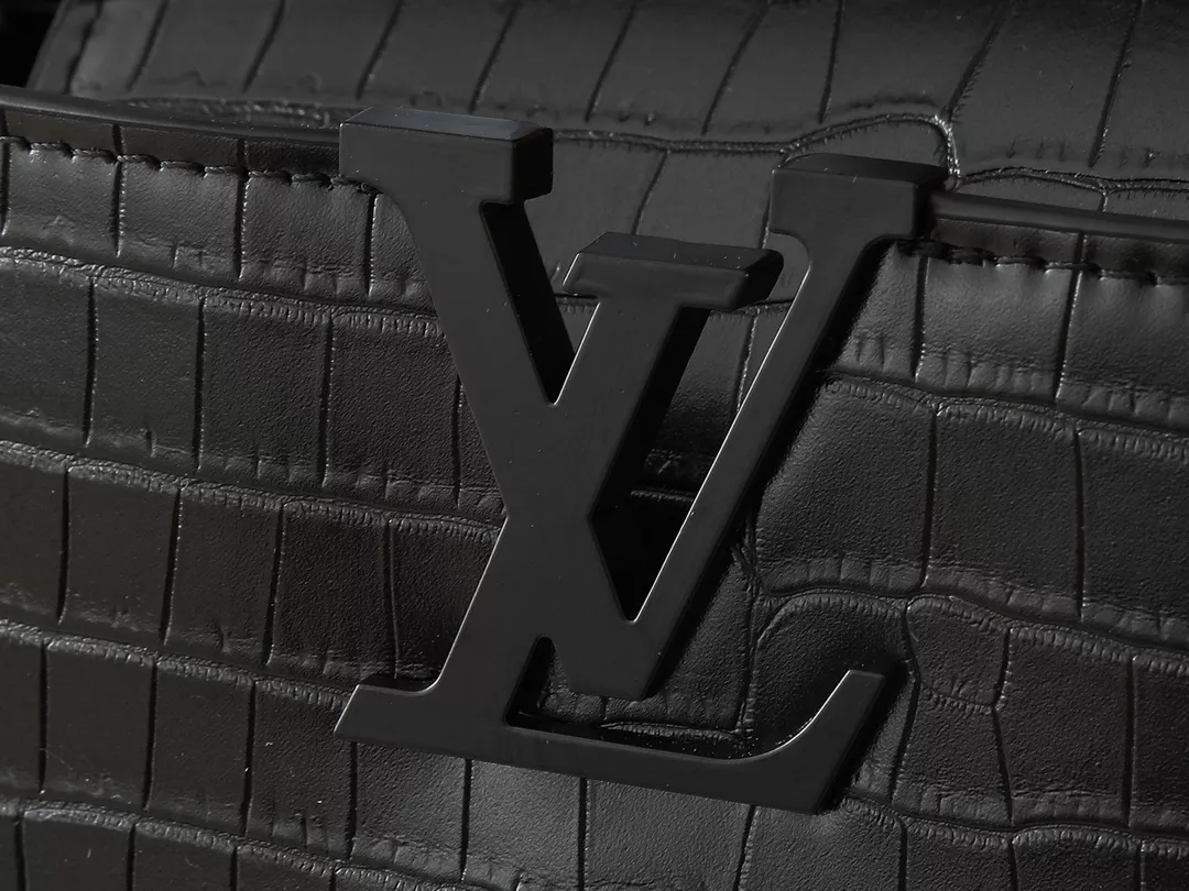 Louis Vuitton AAA Quality Messenger Bags For Women Comfortable 5656