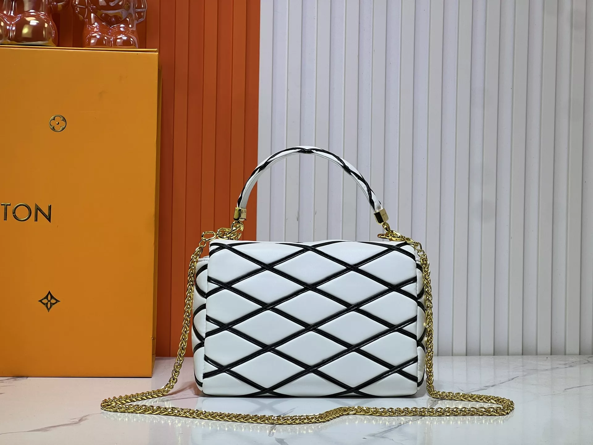 Louis Vuitton AAA Quality Messenger Bags For Women Compact 5454