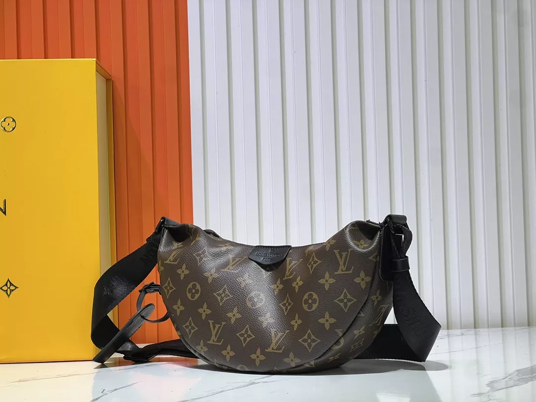 Louis Vuitton AAA Quality Messenger Bags For Women Compact 6609