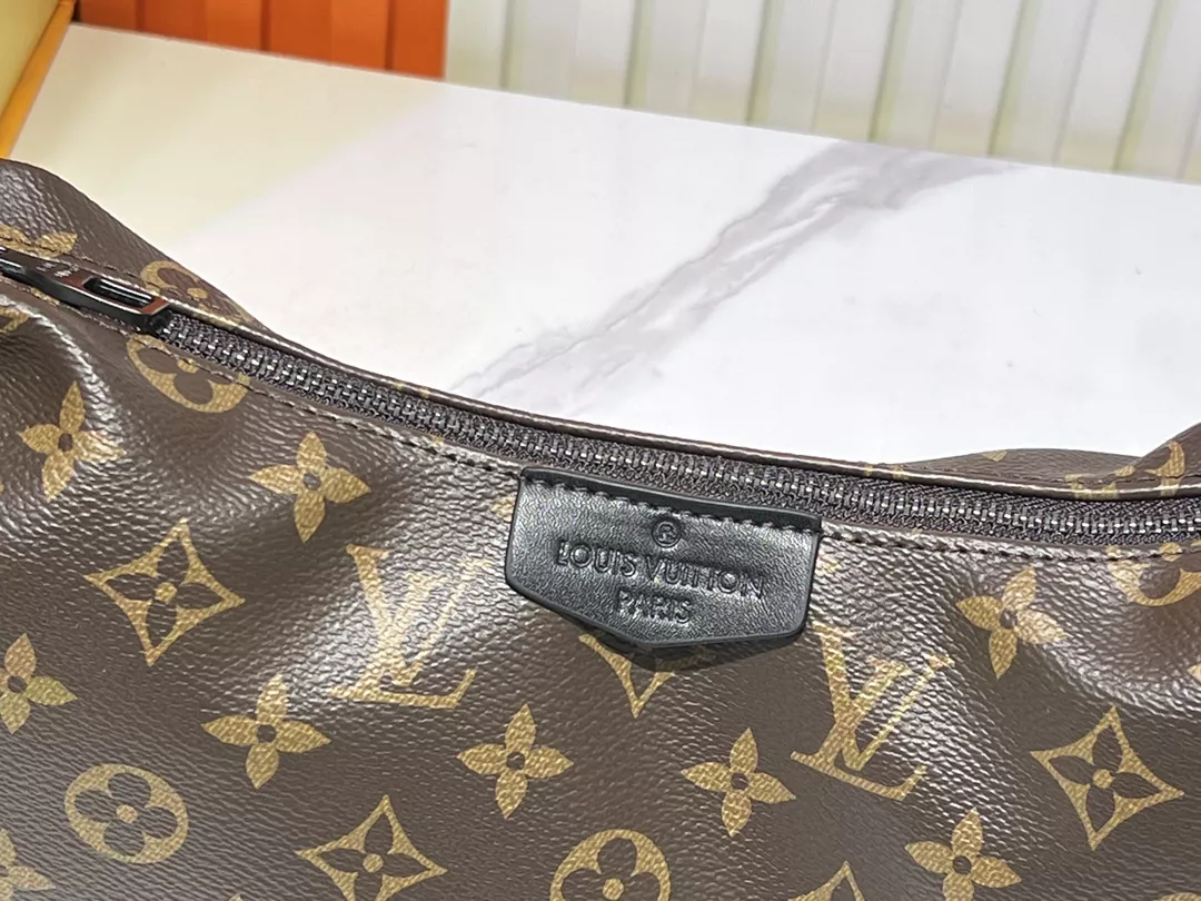 Louis Vuitton AAA Quality Messenger Bags For Women Compact 6609